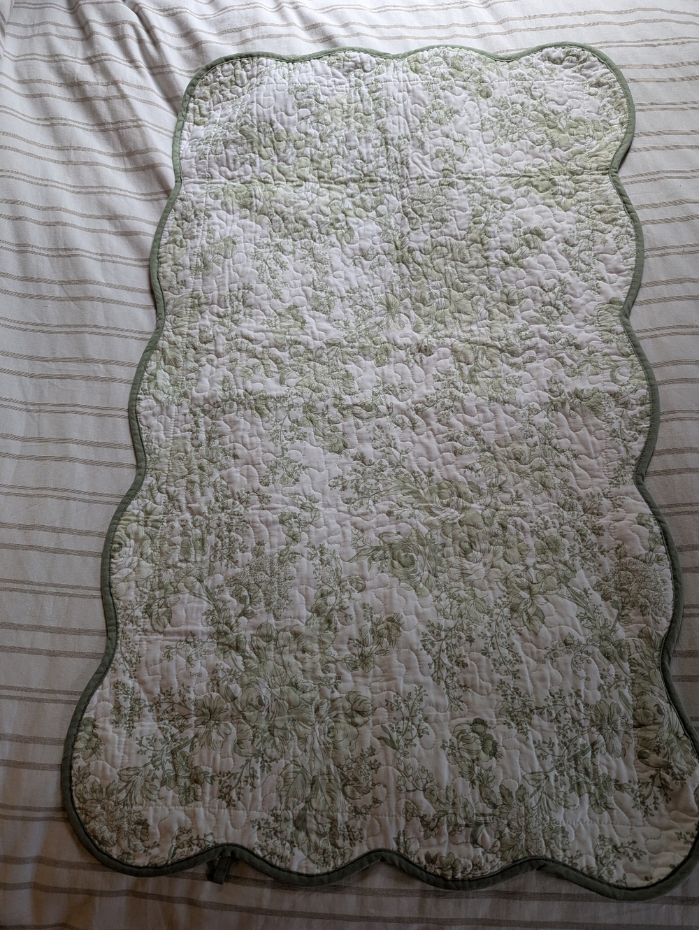 Laurel Manor king floral toile sham
